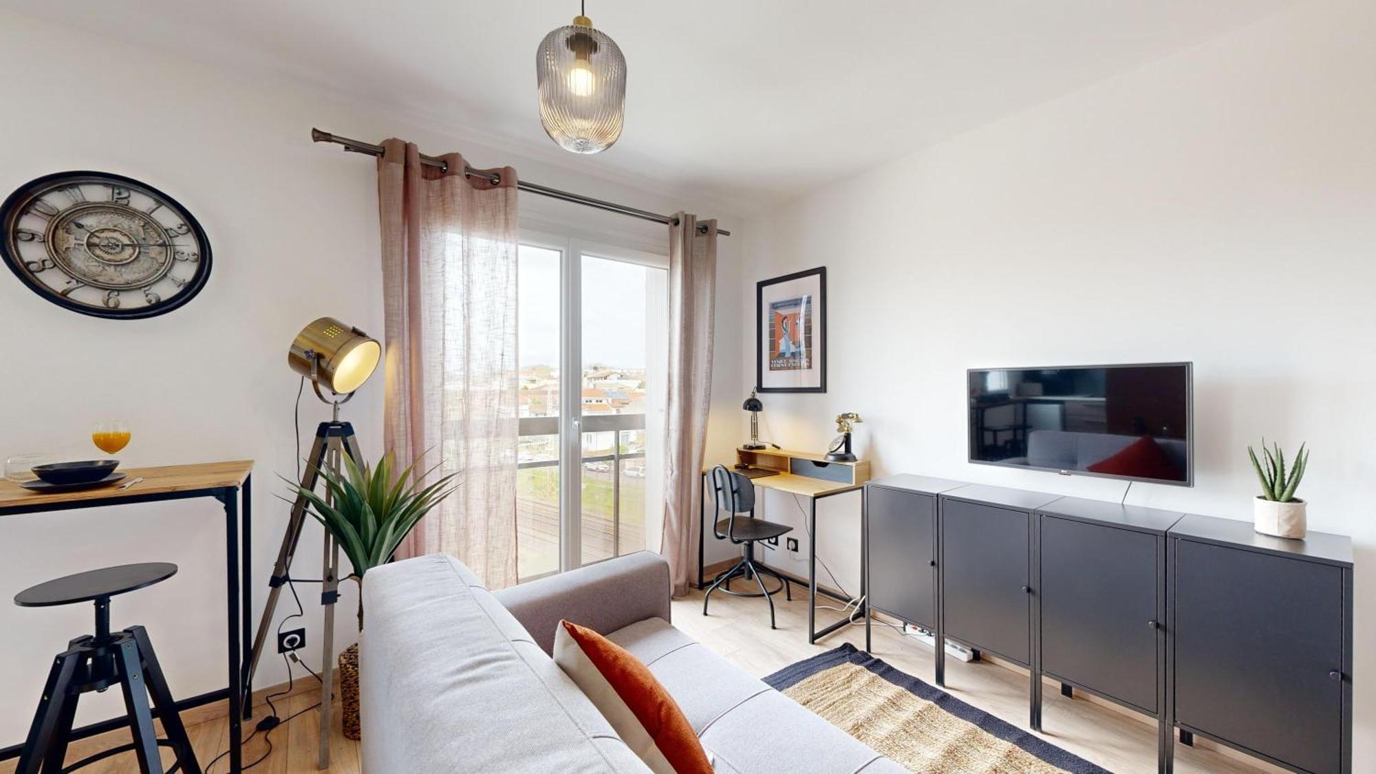Apartment Expat Renting - L'orient Express - Parking - Wifi